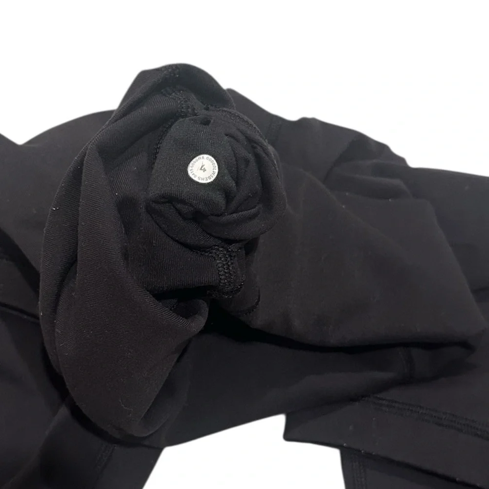 Lululemon Black Straight Leg Compression Leggings Size 4